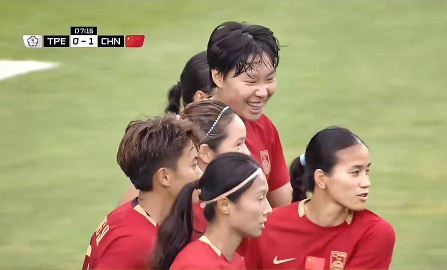  阿扎伦卡在加拿大队比赛中出色防守，大比分获胜引发热议！